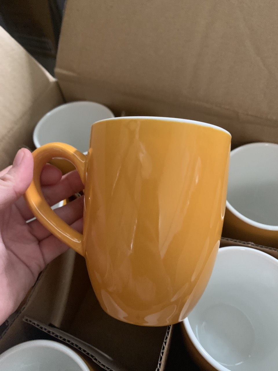 MUG WHITE ORANGE COLOR 410ML